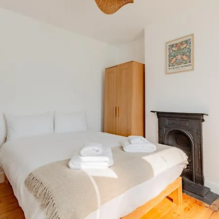 Newly Renovated 3Bed Period Home In Stratford